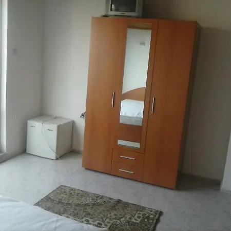 ゲストハウス семеен стаси